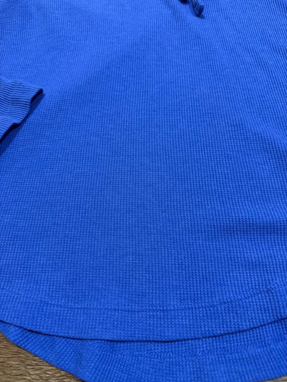 Vineyard Vines Women's Waffle Knit Thermal Whale Hoodie - Picture 4 of 8